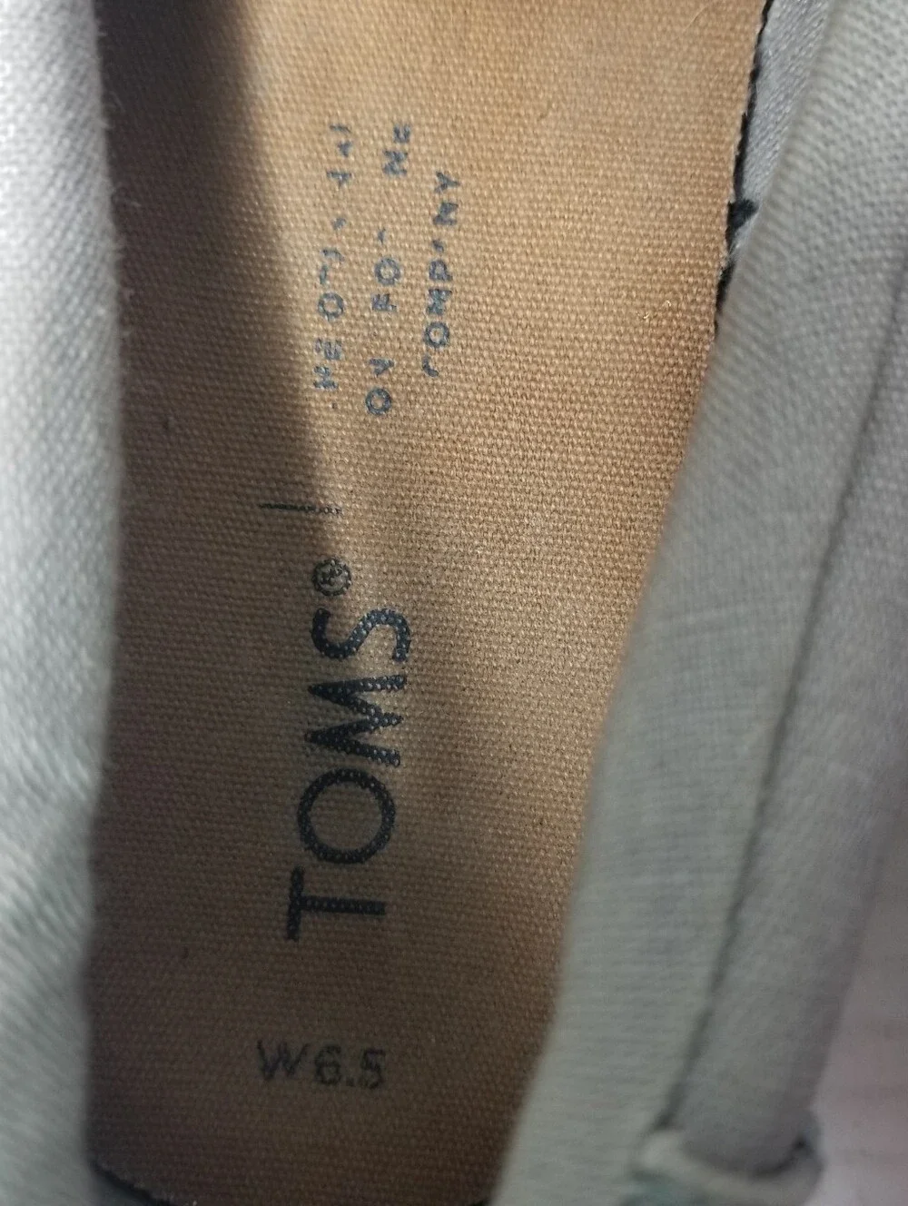 TOMS WOMEN'S LOAFERS SIZE 6.5